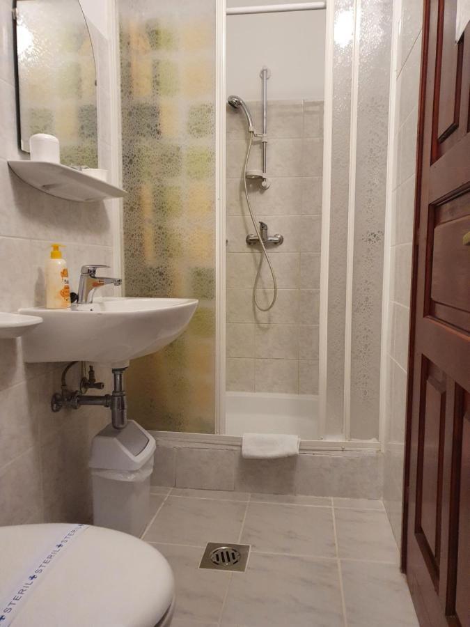 Gala Panzio Hotel Simontornya Luaran gambar