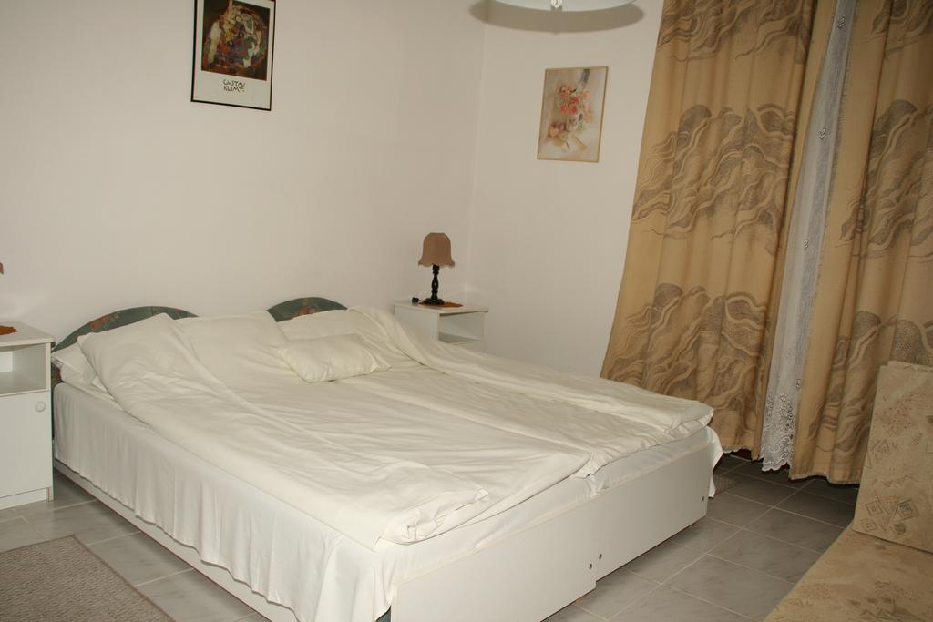 Gala Panzio Hotel Simontornya Bilik gambar